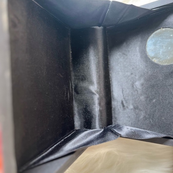 Floral Wooden Handbag with Beaded Handle - Picture 6 of 13